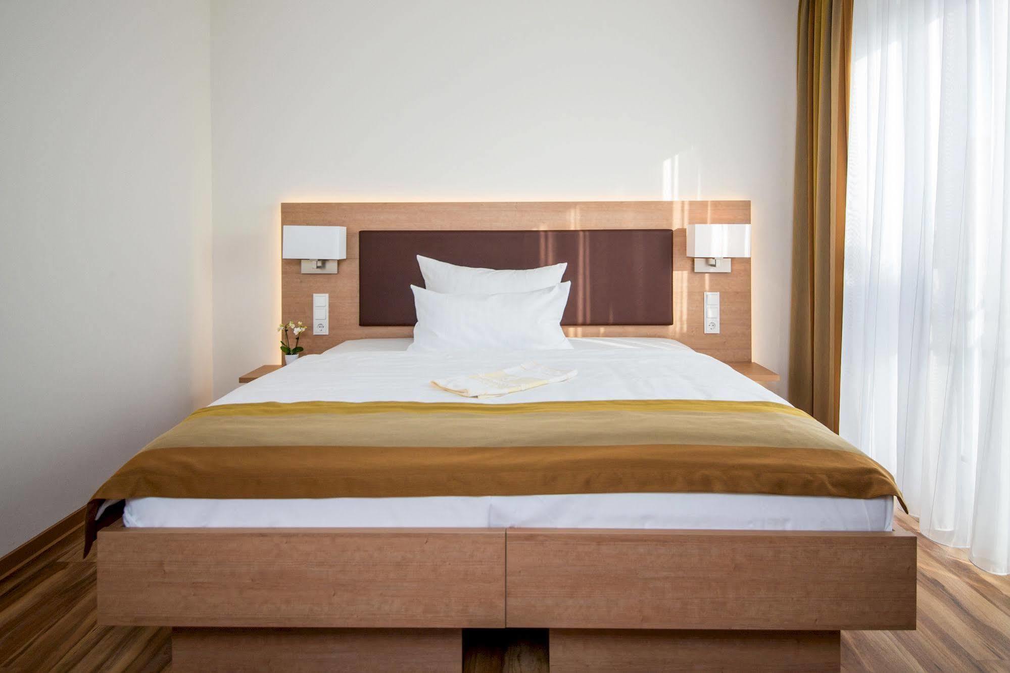 Hotel&restaurant Goldener Pflug 4* Ludwigsburg